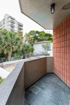 Imagem Apartamento 149M² Reformado, 3Q, 1 Suíte, 2 Banheiros, 3 Vagas, Lavabo, Piscina, Sacada, Playground.