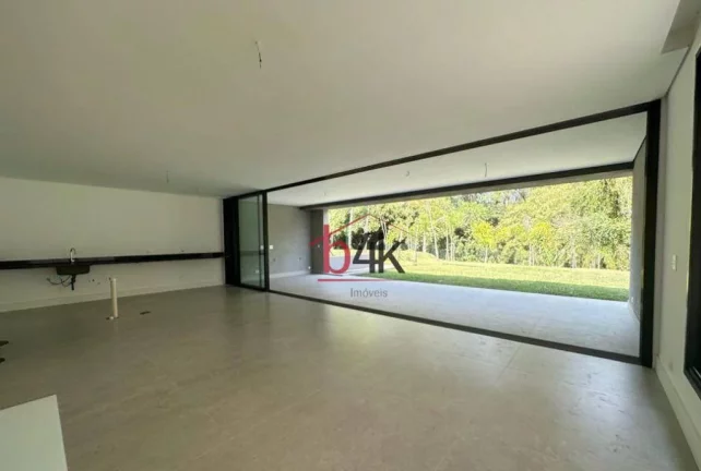 Imagem Casa em condomínio fechado com 828m² - Venda