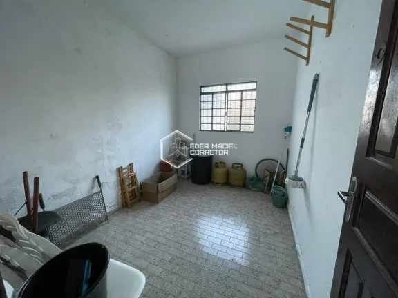 Imagem Está buscando um imóvel com ótima localização, espaço e versatilidade? Confira esta excelente ...