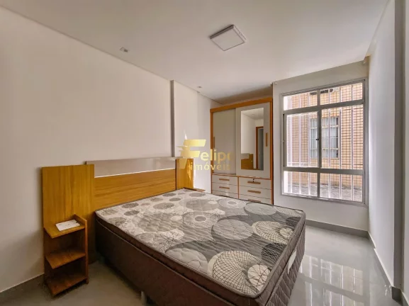 Imagem UM LINDO APARTAMENTO COM PRÉDIO NA FRENTE DA PRAIA.