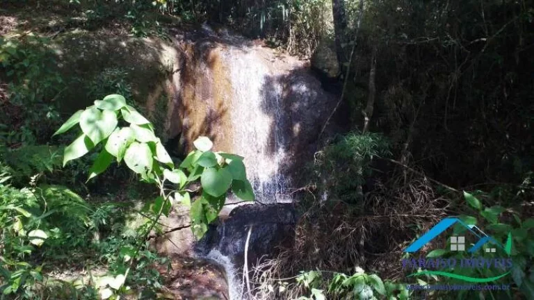 Imagem Paraíso para amantes da natureza: Terreno com cachoeira em Gonçalves!