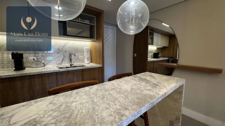 Imagem Apartamento com 2 quartos, 1 suíte, mobiliado, sacada com churrasqueira à venda, 82 m² por R$ 843.000 - Bairro Ahú - Curitiba/PR