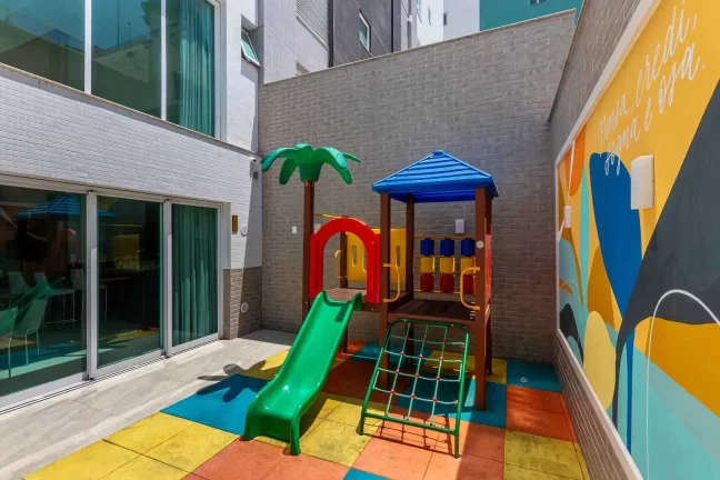 Imagem Apartamento com 4 dormitórios sendo 2 suítes e 2 vagas de garagem em Balneário Camboriú