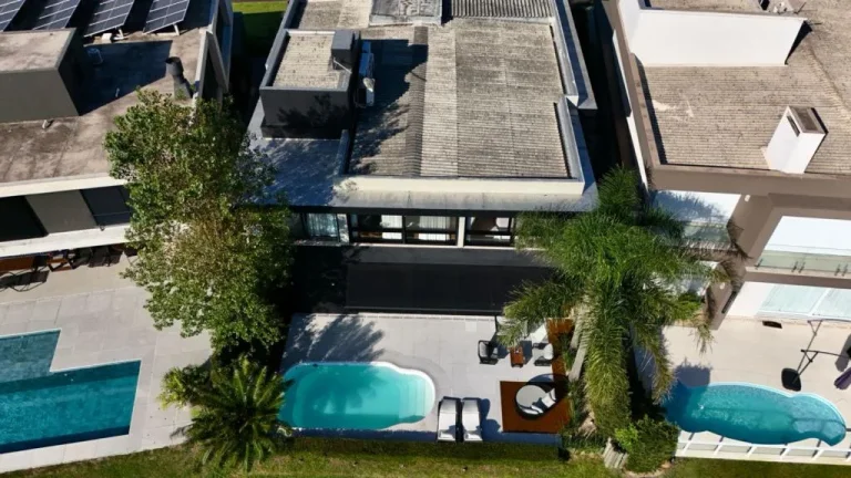 Imagem Casa em Condominio 5 Dormitórios - Bairro xangri-la