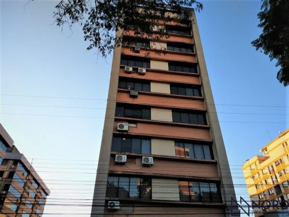 Sala Comercial frente Hospital de Caridade