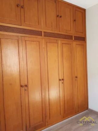 Imagem Casa para fins comerciais a venda, frente para Avenida 9 de Julho. Bairro Anhangabaú. Jundiaí. São Paulo.