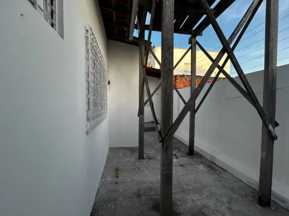 Imagem Casa comercial para locacao na ponta do farol