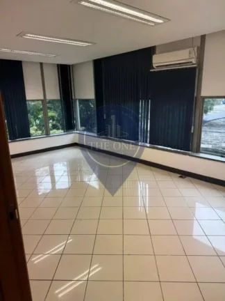 Imagem Imperdível casa à venda em São Paulo-SP, Vila Moinho Velho: 3 quartos, 3 suítes, 1 sala, 5 banheiros, 4 vagas de garagem, 210m²!
