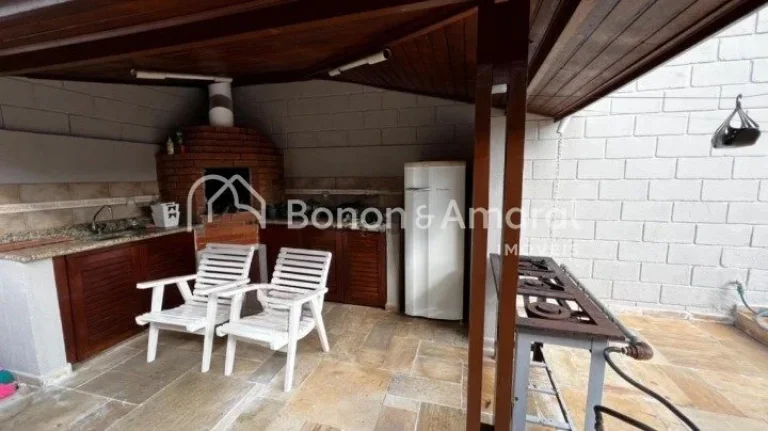 Imagem Sobrado para venda em excelente estado de conservação. Condomínio exclusivo em rua sem saída tra...