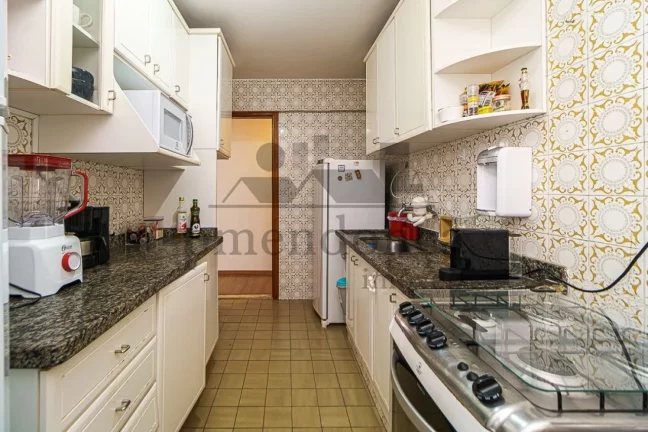 Imagem Este apartamento é ideal para quem busca um espaço amplo e confortável para morar. Com living par...