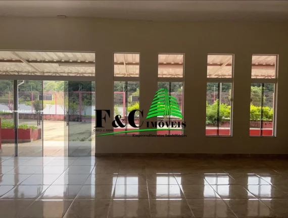 Imagem Barracão para Venda em Itirapina, Vila Cianeli, 2 banheiros