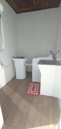 Imagem casa ampla no Pé de Platano 3 dormitórios, piscina e garagem para 3 automóveis