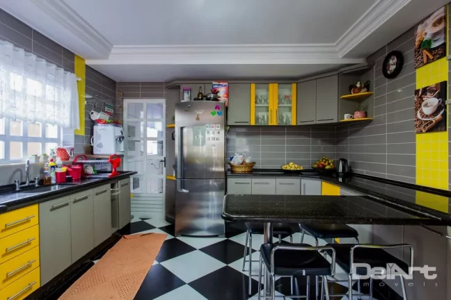 Imagem Casa Residêncial em estilo Neoclássico - Bairro Rebouças - 432,00m2 - R$ 1.800.000,00