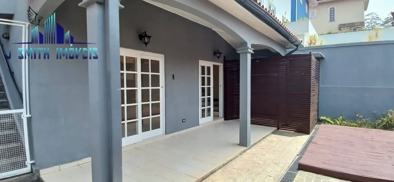 Imagem CASA 3 SUÍTES, QUINTAL COM CHURRASQUEIRA. CONDOMÍNIO CLUBE.