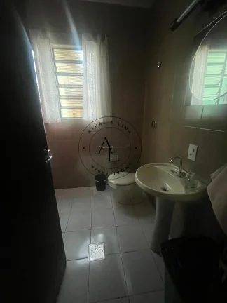 Imagem Casa Aconchegante com 3 Quartos, Edícula e Ótima Área Externa!