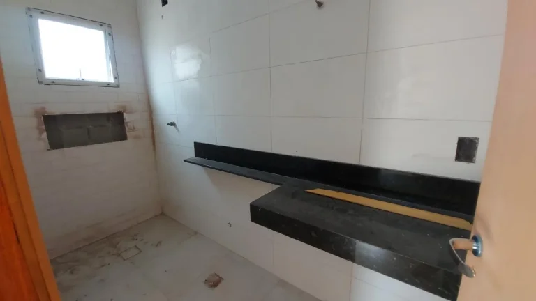 Imagem Casa para Venda em Itanhaém, Jardim Grandesp, 2 dormitórios, 1 suíte, 1 banheiro, 2 vagas