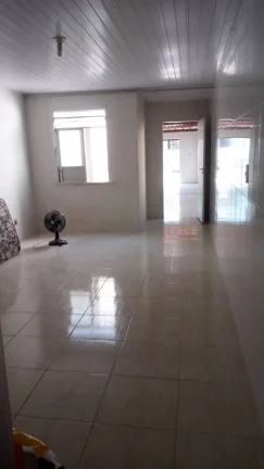 Imagem Casa no Centro - 4 Quartos, 2 Suítes, 200m², 4 Vagas de Garagem - Consulte Agora!