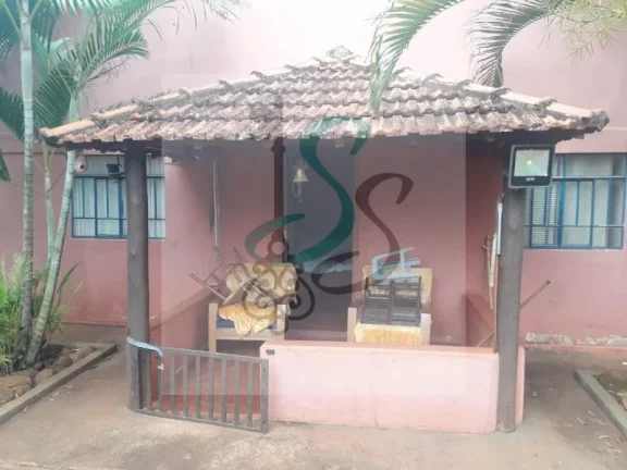 Imagem Venda de sítio em São Tomás de Aquino. O sítio com 3 alqueires, 6.000 pés de café, pasto para 10 cabeças de gado, poço artesiano com 72 m de profundi