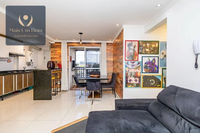 Apartamento com 2 quartos, sacada com churrasqueira e sacada na suíte à venda por R$ 589.000 - Novo Mundo - Curitiba/PR