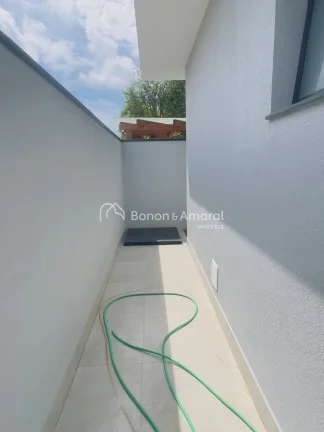 Imagem Casa térrea em condomínio fechado, com 193 m² de área construída em terreno de 300 m².
Possui ...