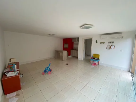Imagem Casa à venda no bairro Chácara das Pedras - Porto Alegre/RS
