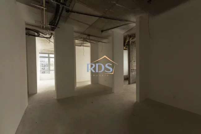 Imagem Apartamento no contrapiso a venda de 575m² com 4 suítes e 6 vagas no Itaim