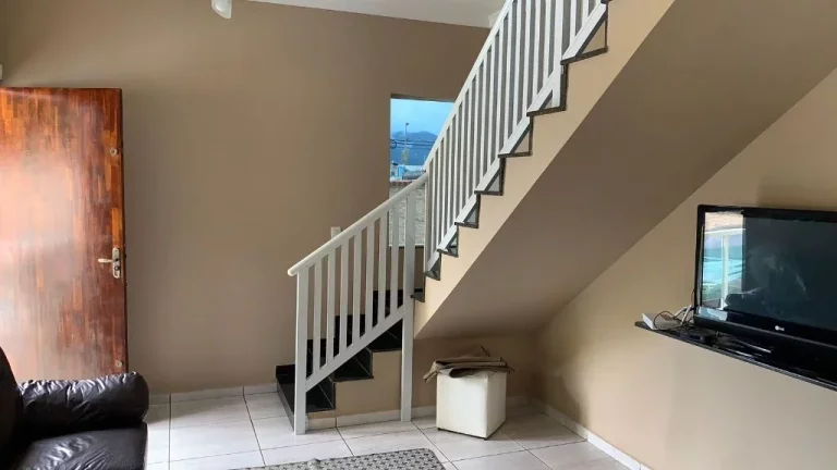 Imagem Sobrado com 3 dormitórios à venda, 174 m² por R$ 800.000,00 - Balneário São João Batista II - Peruíbe/SP