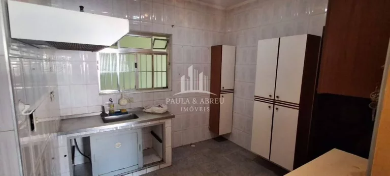 Imagem Sobrado com 300m², Escritura, Ótimo salão comercial(7 X 11mts), 2 Casas (4 Cômodos cada), Excelente Localização no Jardim Zaíra, Mauá-SP