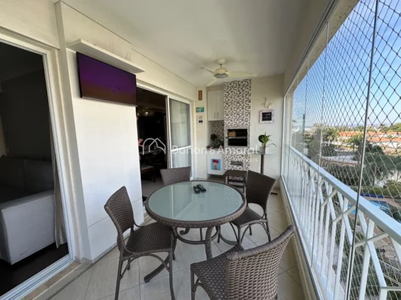 Imagem Amplo apartamento com ambientes bem distribuídos e ótima integração entre os espaços. A cozinha...