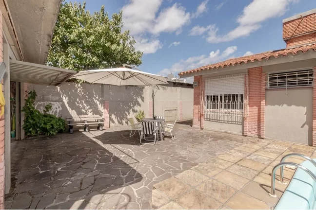 Imagem Casa com 4 Quartos à Venda, 381 m² em Camaquã - Porto Alegre