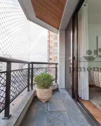 Imagem Apartamento bem conservado e repleto de armários, living para 02 ambientes, terraço, 03 dormitóri...