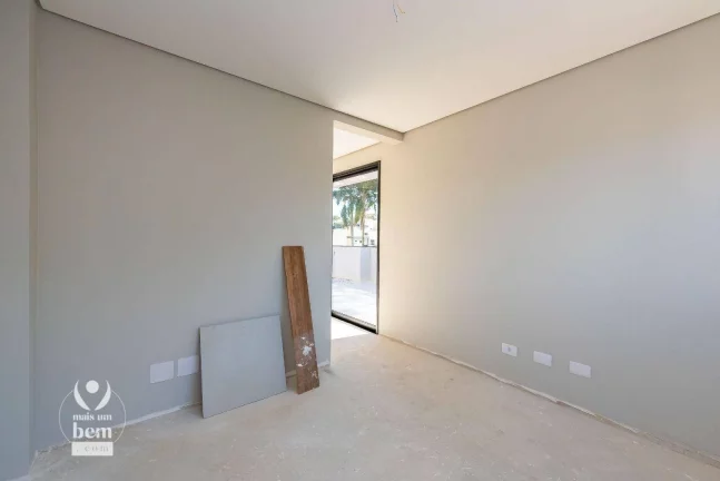 Imagem Sobrado 3 Suítes com QUINTAL, 228m², terraço com churrasqueira e 3 vagas de garagem à venda no Água Verde
