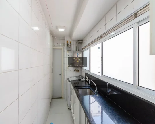 Imagem APARTAMENTO 133,00 M ÁREA ÚTIL 3 QUARTOS SENDO 1 SUÍTE SALA 3 AMBIENTES LAVABO PORCELANATO VARANDA GOURMET VISTA 2 VAGAS GARAGEM DEPÓSITO MERCADINHO