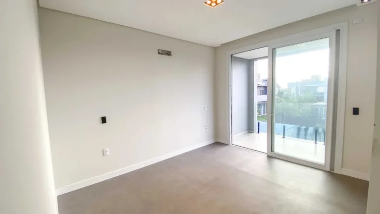 Imagem Casa com 4 suítes e 4 vagas de garagem - Campeche, Florianópolis/SC