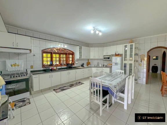 Imagem Chácara à venda em Atibaia/SP - 6.500m² com Lago, por R$1.350.000!
