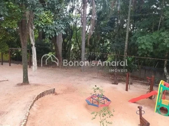 Imagem Esta casa está localizada em um condomínio fechado com portaria 24 horas e diversas opções de la...