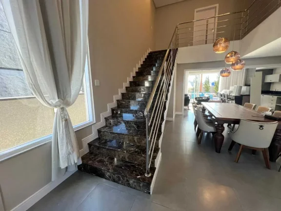 Imagem Casa alto padrão em condomínio com 4 suítes sendo 2 demi e 1 master em Camboriú