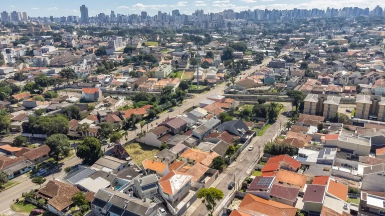 Imagem Terreno de 575m² de frente para rua, no Guaíra