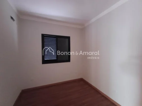 Imagem Linda casa à venda no Condomínio Portal do Jequitibá em Valinhos. 

Este sobrado conta com 3 suí...