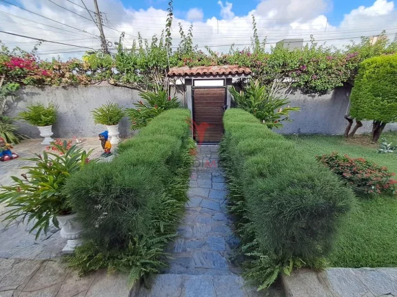 Imagem Casa Maravilhosa com 800m² com 5 suítes + DCE, Piscina, Espaço goumet + Churrasqueira