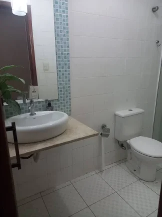 Imagem Casa para Alugar com 148m², 3 dormitórios sendo 2 suítes, churrasqueira, 2 vagas.