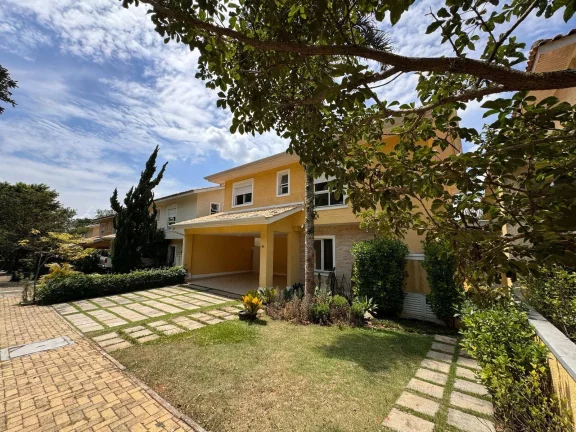 Imagem Casa com 4 suítes ao lado do Shopping da Granja Viana