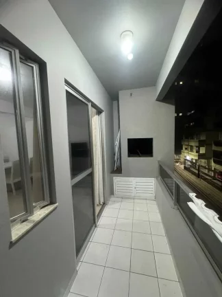Imagem Apartamento com 2 dormitórios sendo 1 suíte e 1 vaga de garagem em Itapema/SC