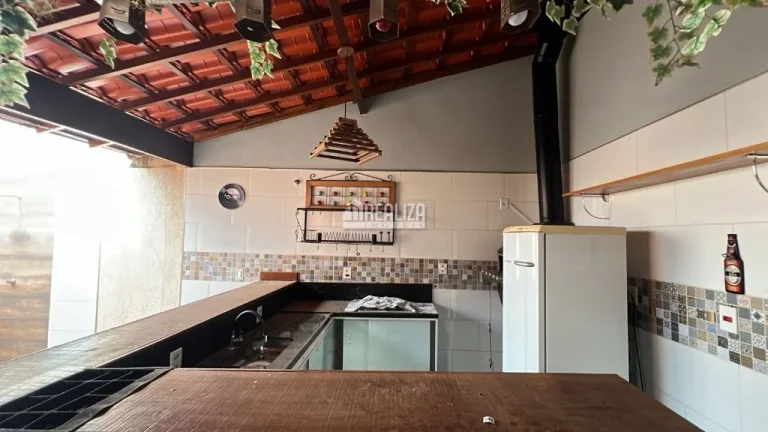 Imagem Casa de 4 dormitórios para alugar em Uberaba - Bairro Grande Horizonte