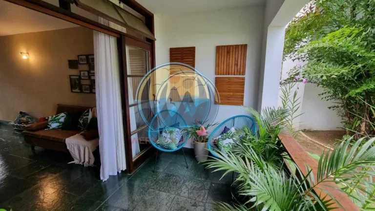 Imagem Imperdível Casa à Venda em Ubatuba-SP, Bairro Praia Grande, 3 Quartos, 1 Suíte, 4 Vagas de Garagem, 190m² de Área