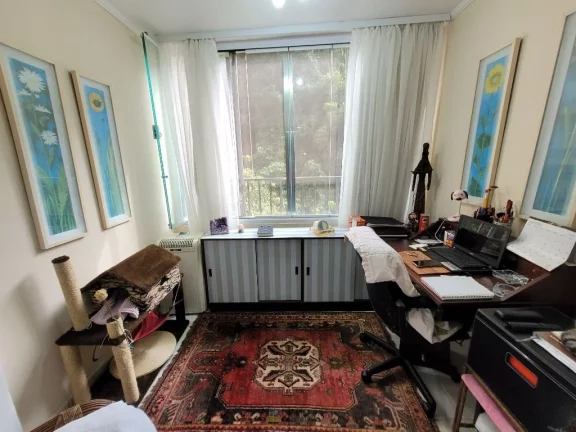 Imagem PITANGUEIRAS - LOCALIZAÇÃO PRIVILEGIADA, NA QUADRA DO MAR, AMPLO APARTAMENTO COM 80 M² ÚTEIS, CLARO E SUPER AREJADO, 1 VAGA DE GARAGEM NO PRÉDIO.