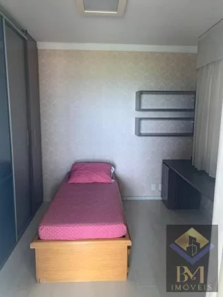 Imagem APARTAMENTO NO BOQUEIRÃO FRENTE MAR COM VARANDA E PORTEIRA F