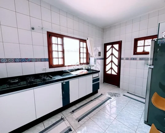 Imagem Não perca a chance de adquirir esse imóvel incrível! Casa ampla e moderna, localizada em um bairr...
