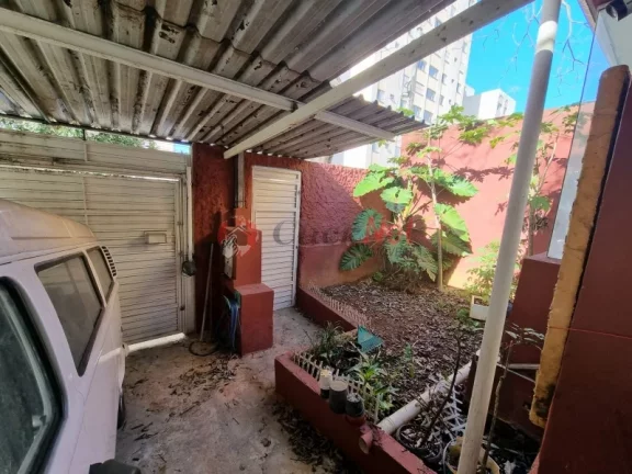 Imagem Terreno com 2 casas antigas à venda em excelente localização no bairro de Rudge Ramos, São Bernardo do Campo, 212,50 m².