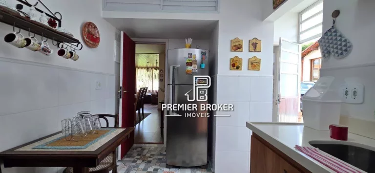 Imagem Casa com 3 dormitórios à venda, 120 m² por R$ 940.000,00 - Alto - Teresópolis/RJ
